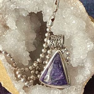 NWT Rare Charoite “Lilac Stone” & Silver Pyramid Triangle Pendant w/ Chain